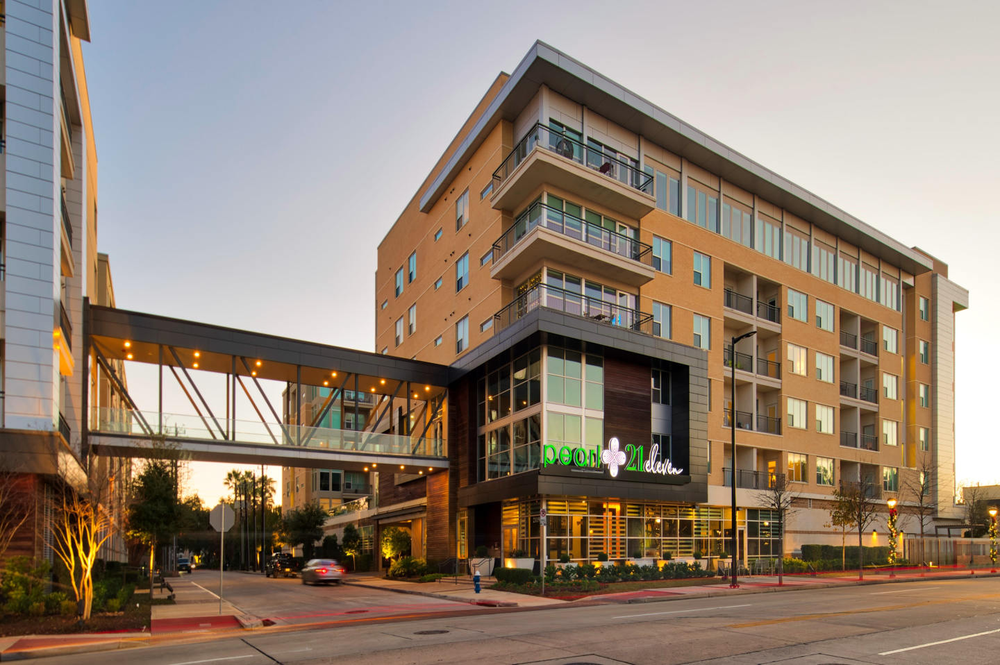 Pearl 21 Eleven Image 1