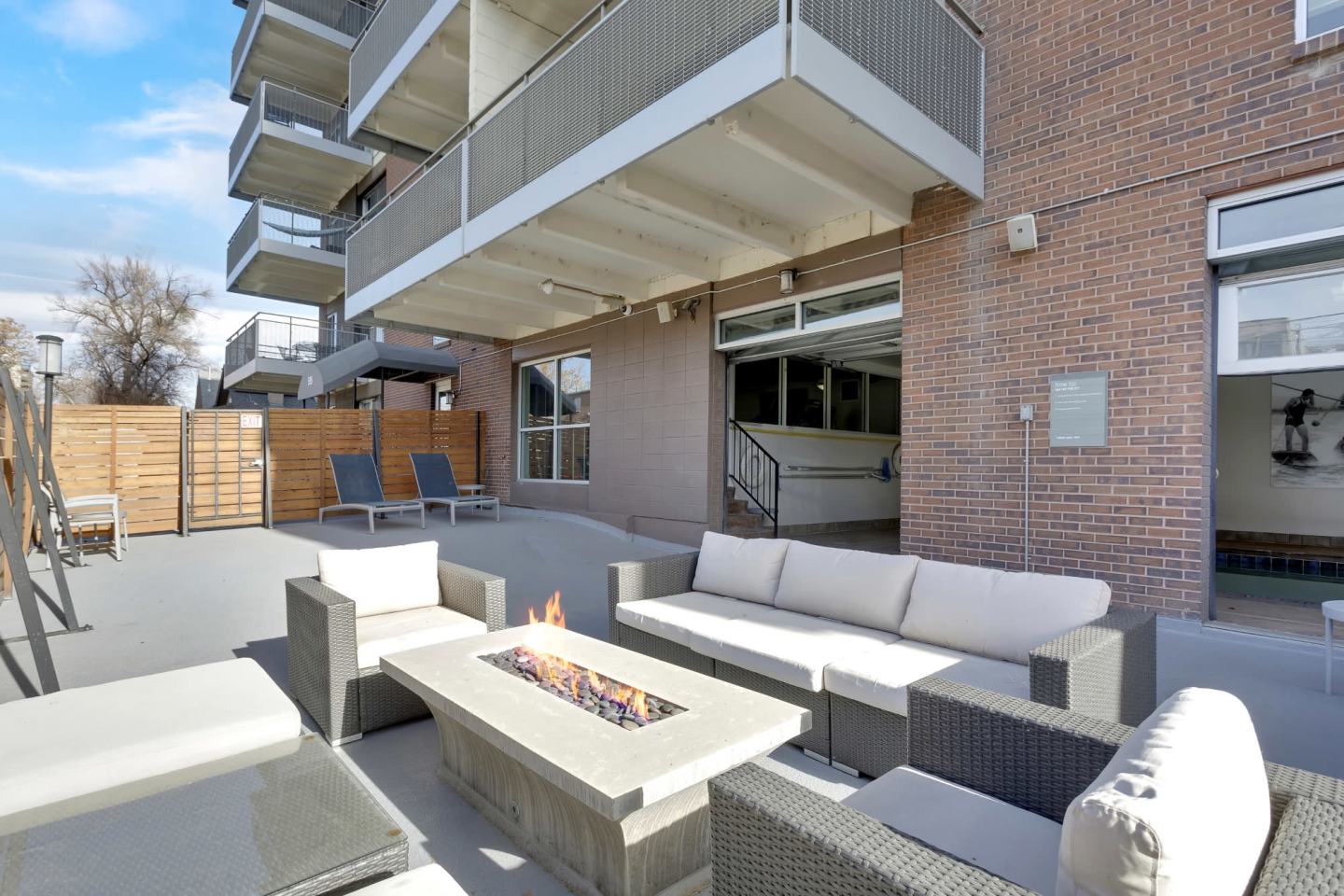 515 Clarkson Image 11