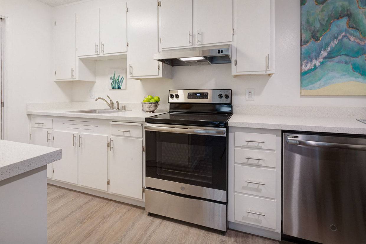 Marine View Apartments Image 11