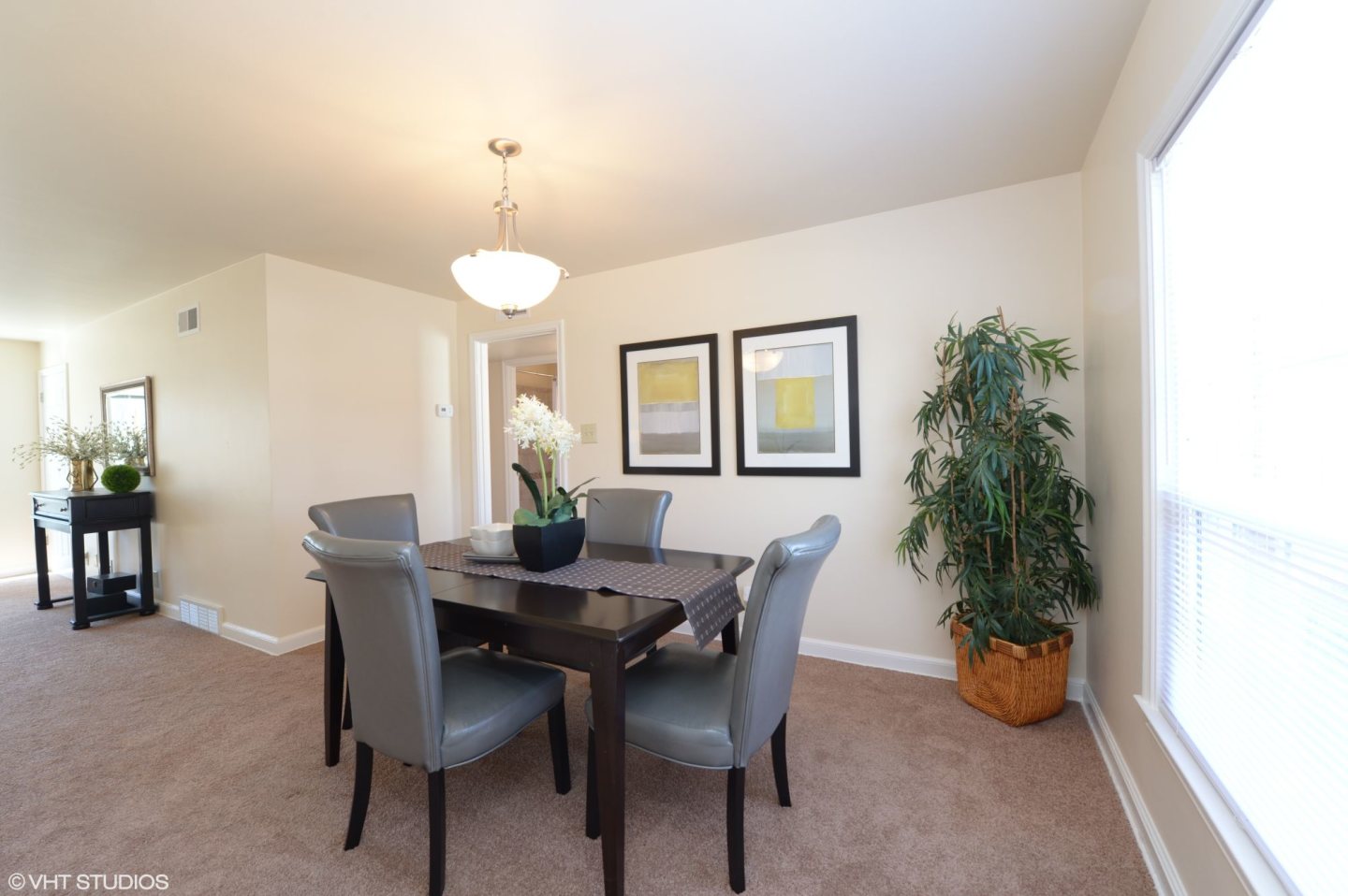 Colonial Court Apartments Image 12
