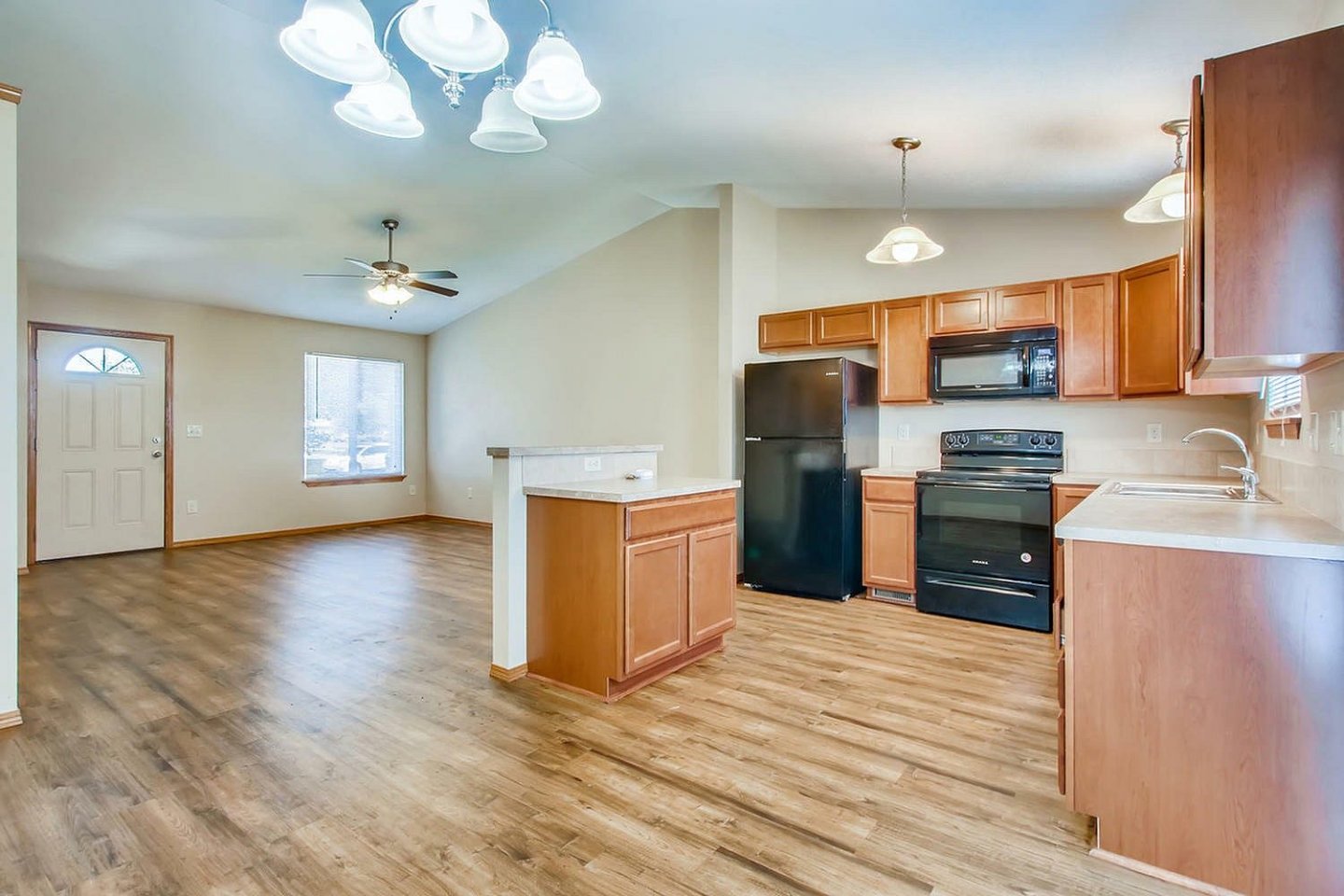 Lakeside Townhomes Image 3