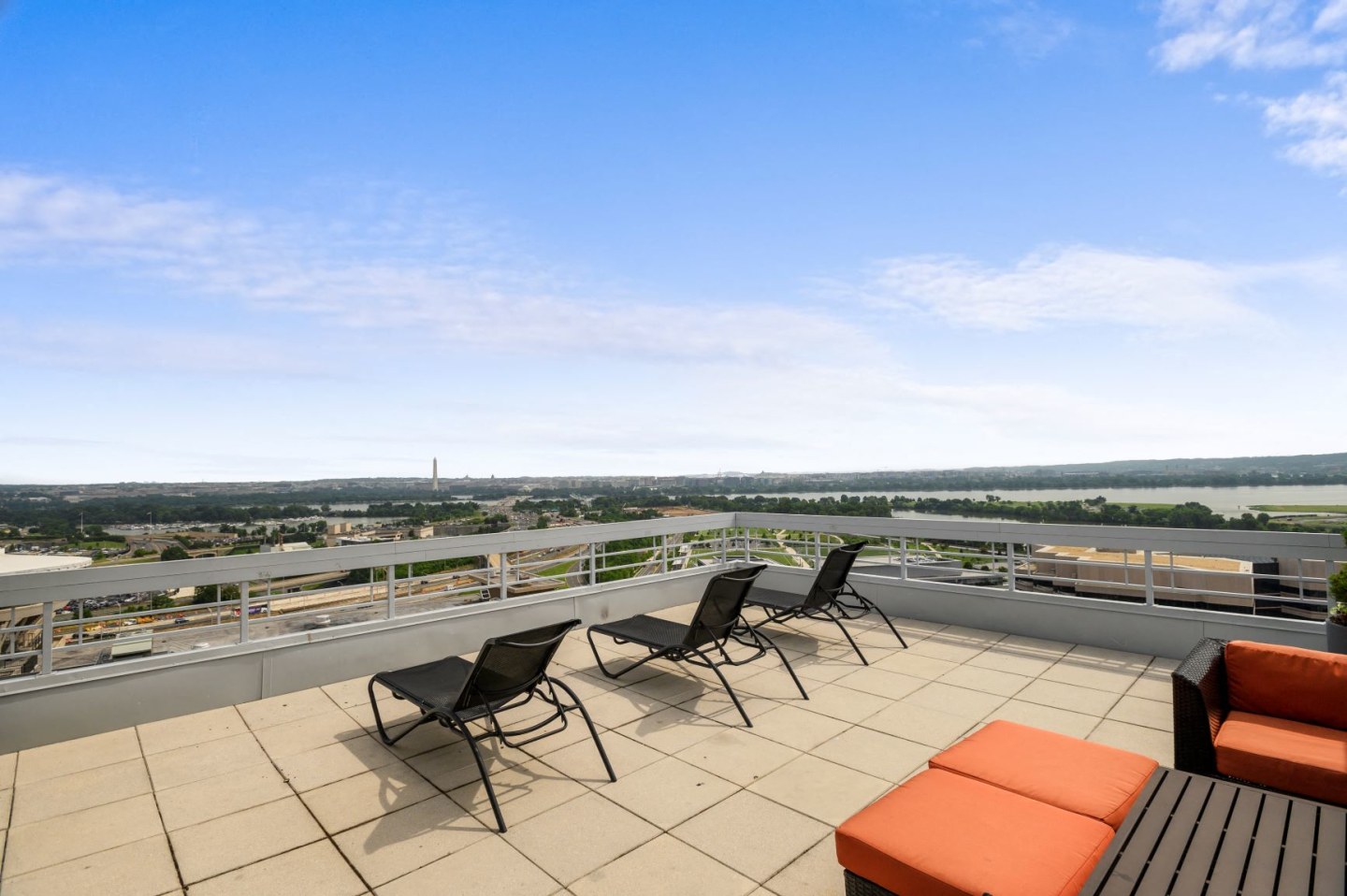 Lenox Club Image 36