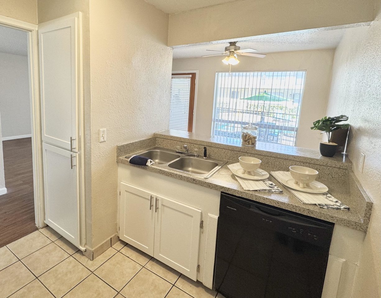 Fairfax Apartments Image 4