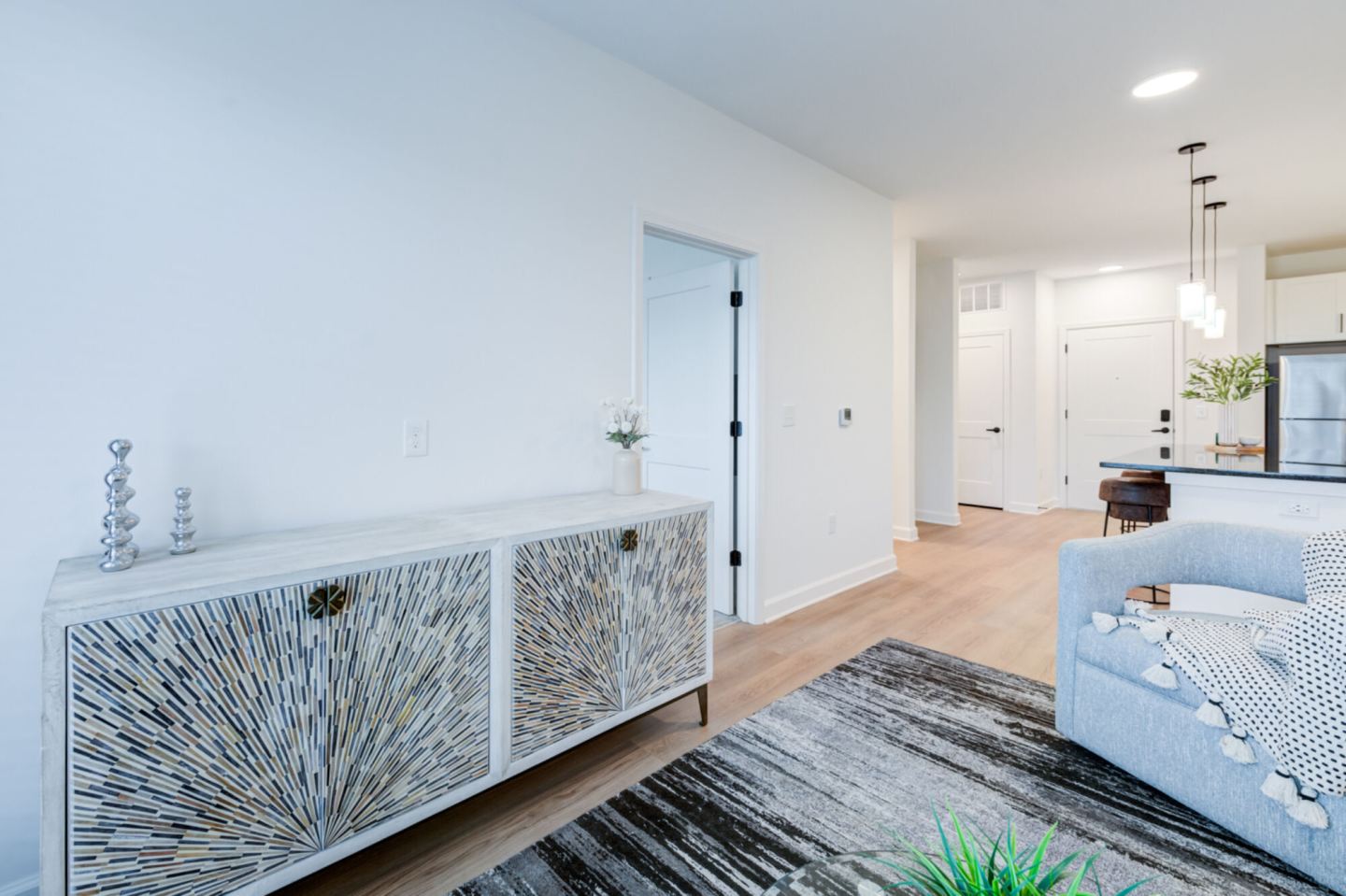 Taryn at 401 Image 13