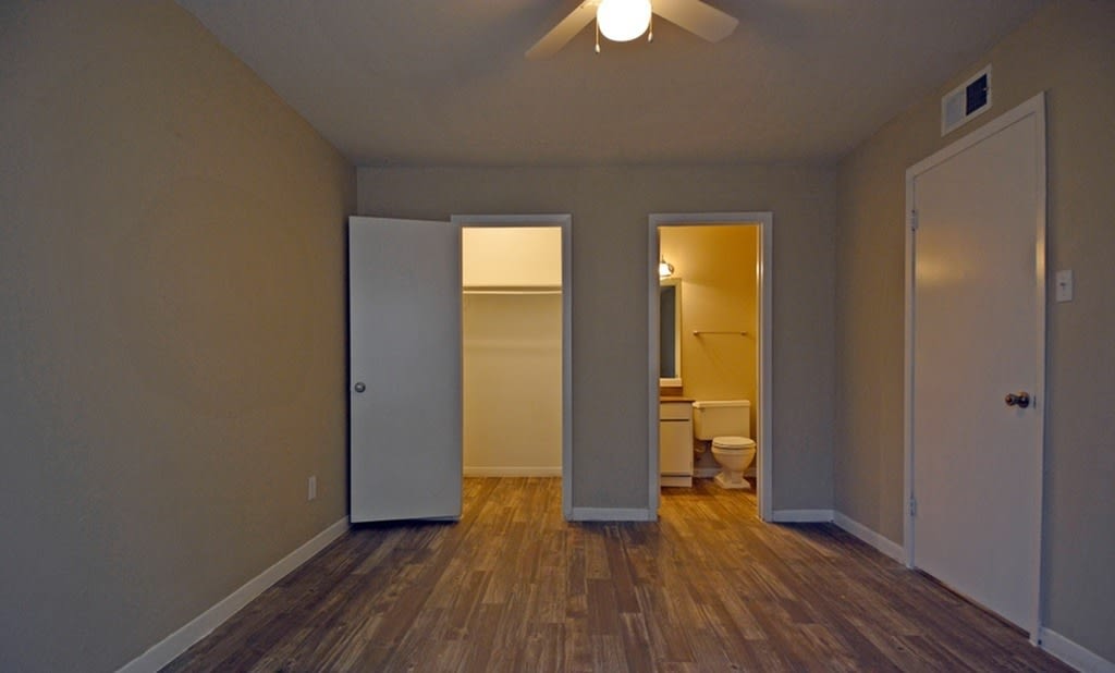 The Waters Apartment Homes Image 9