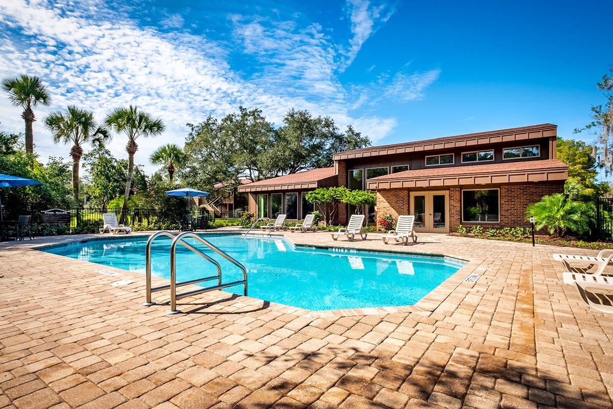 Woodlake Park Apartments Image 5
