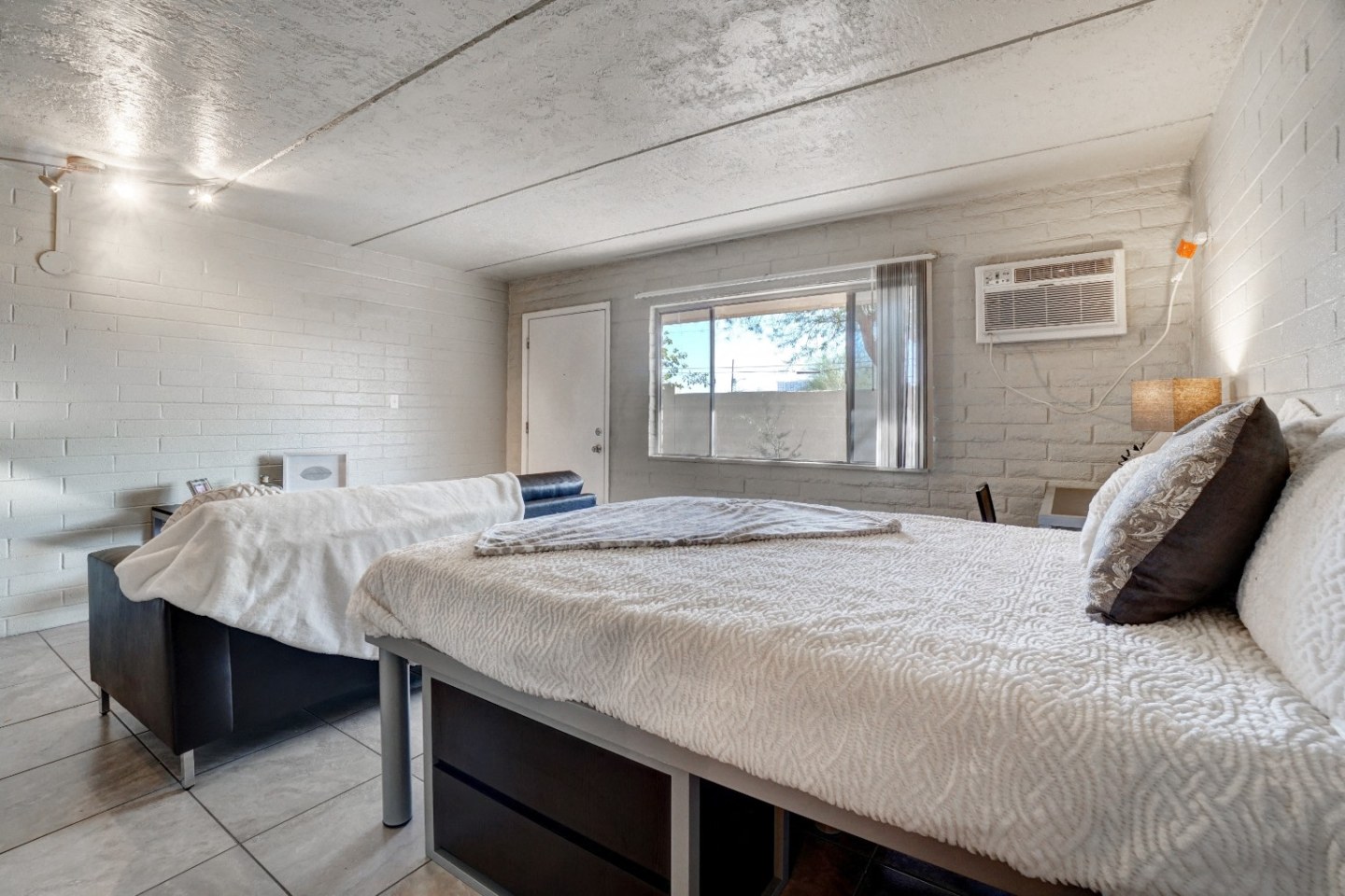 University Manor Apartments Image 5