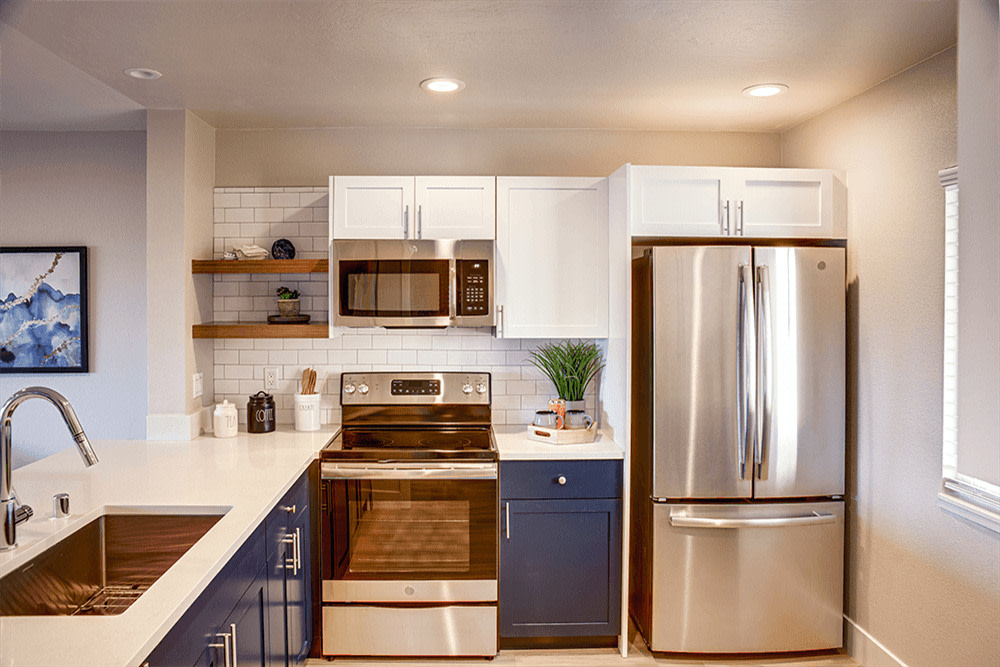 Harbor Point Waterfront Apartments Image 3