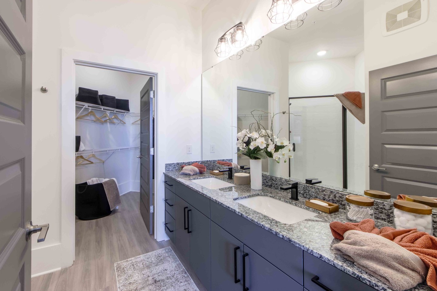 The Oliver Luxury Apartments Image 22