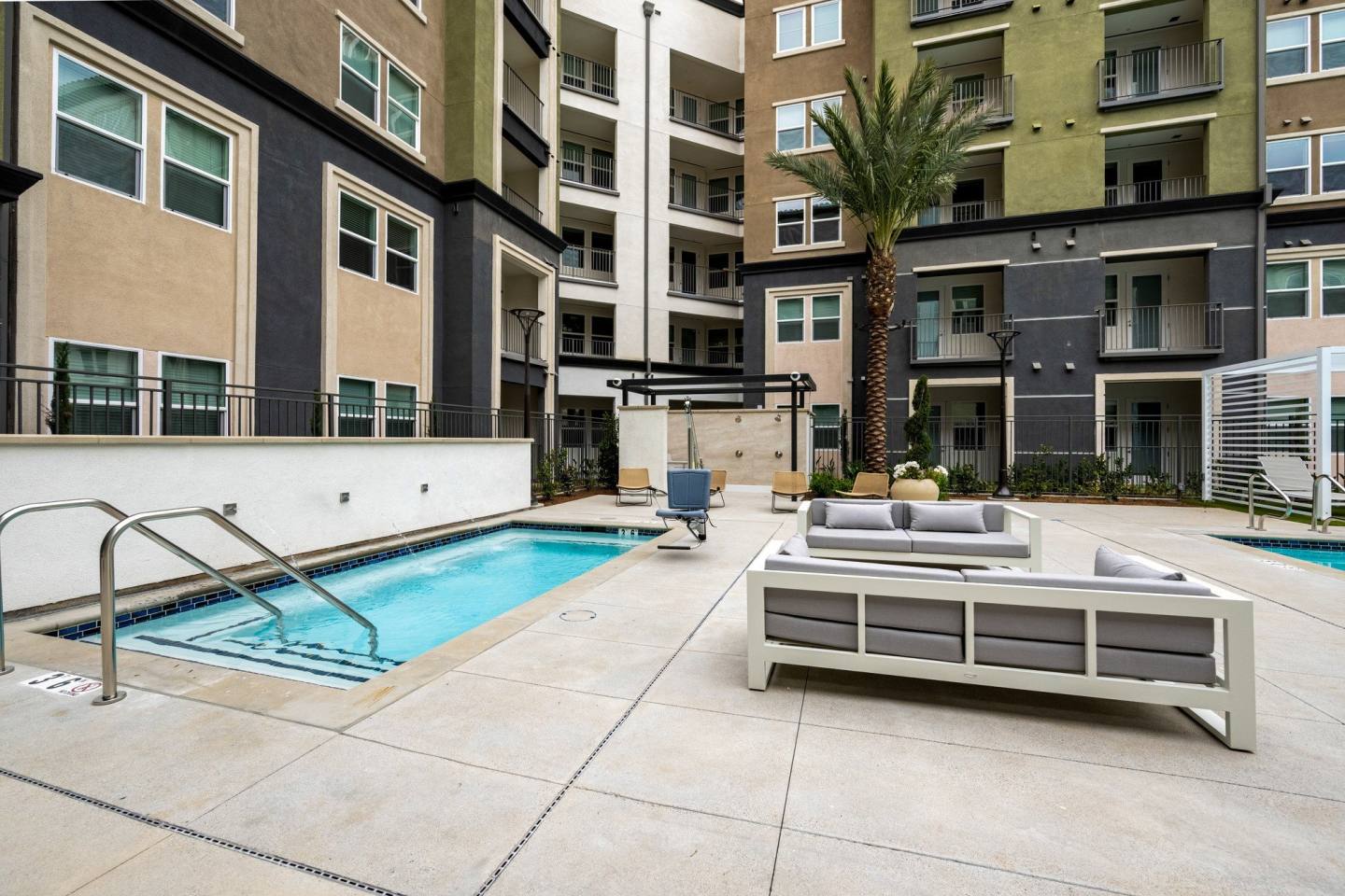 Enzo Apartments Image 25