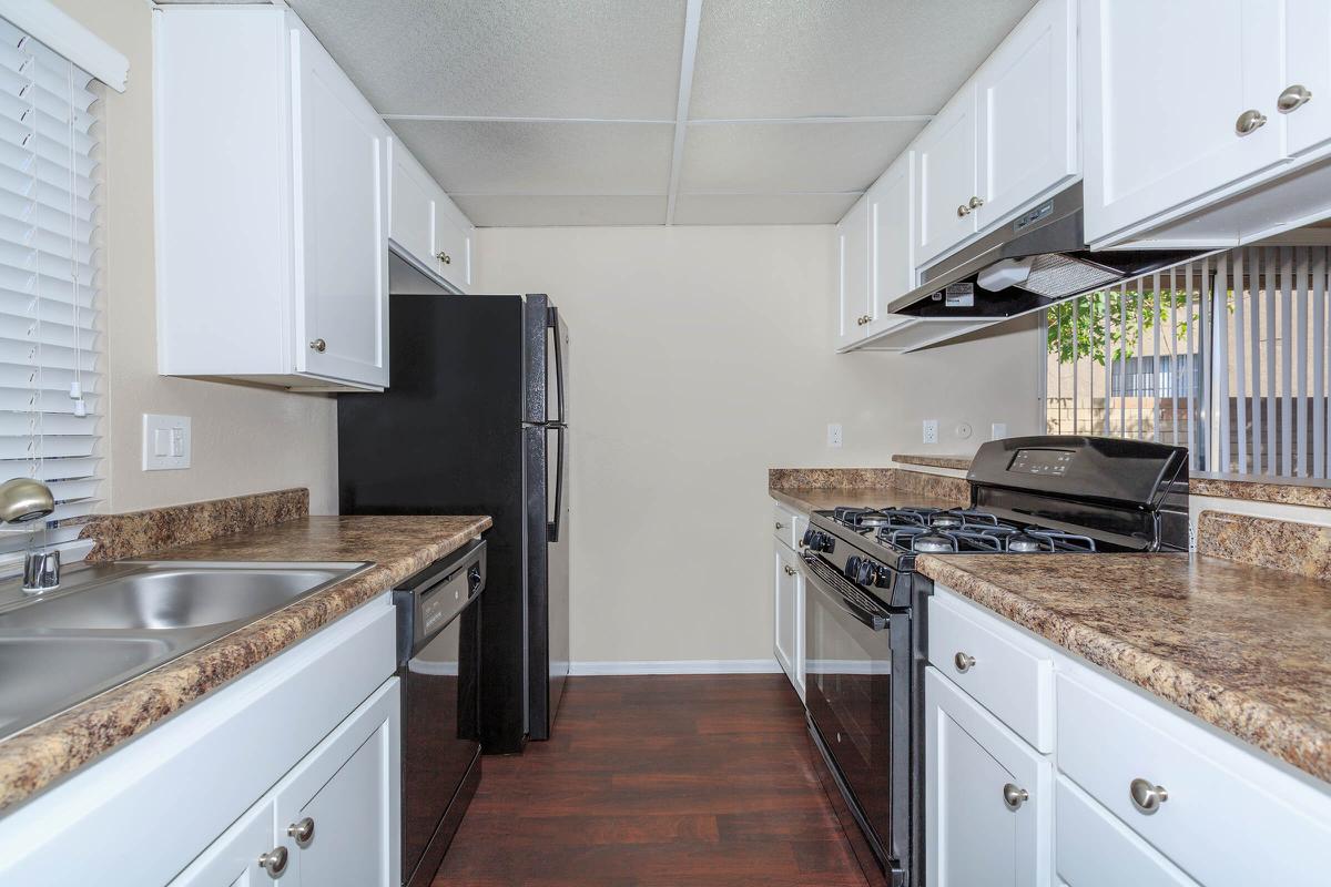 Carlyle Square Apartment Homes Image 33