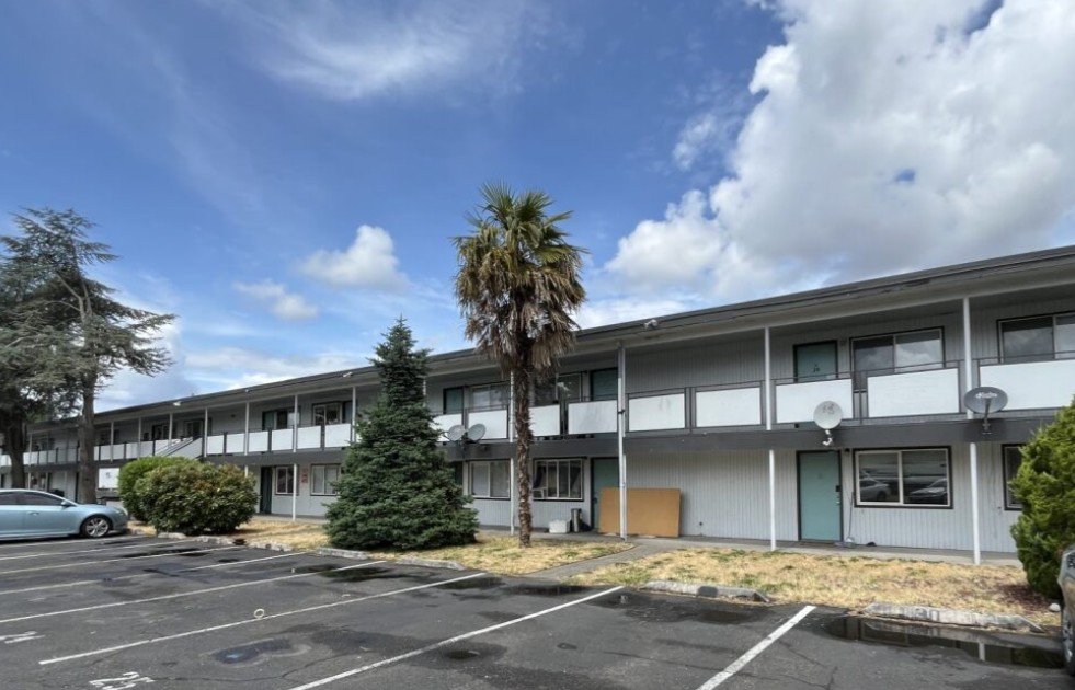 Twin Oaks Image 9