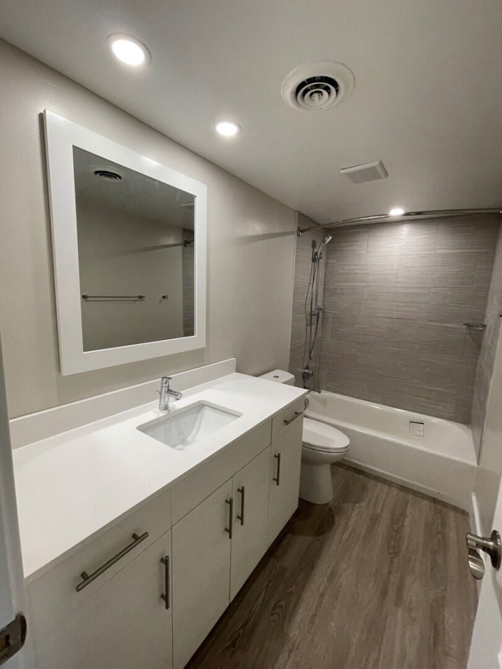 Hillside Apartments Image 10