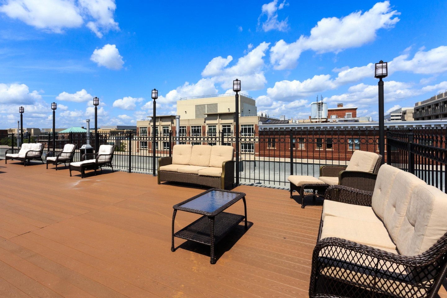Empire Apartments Image 16