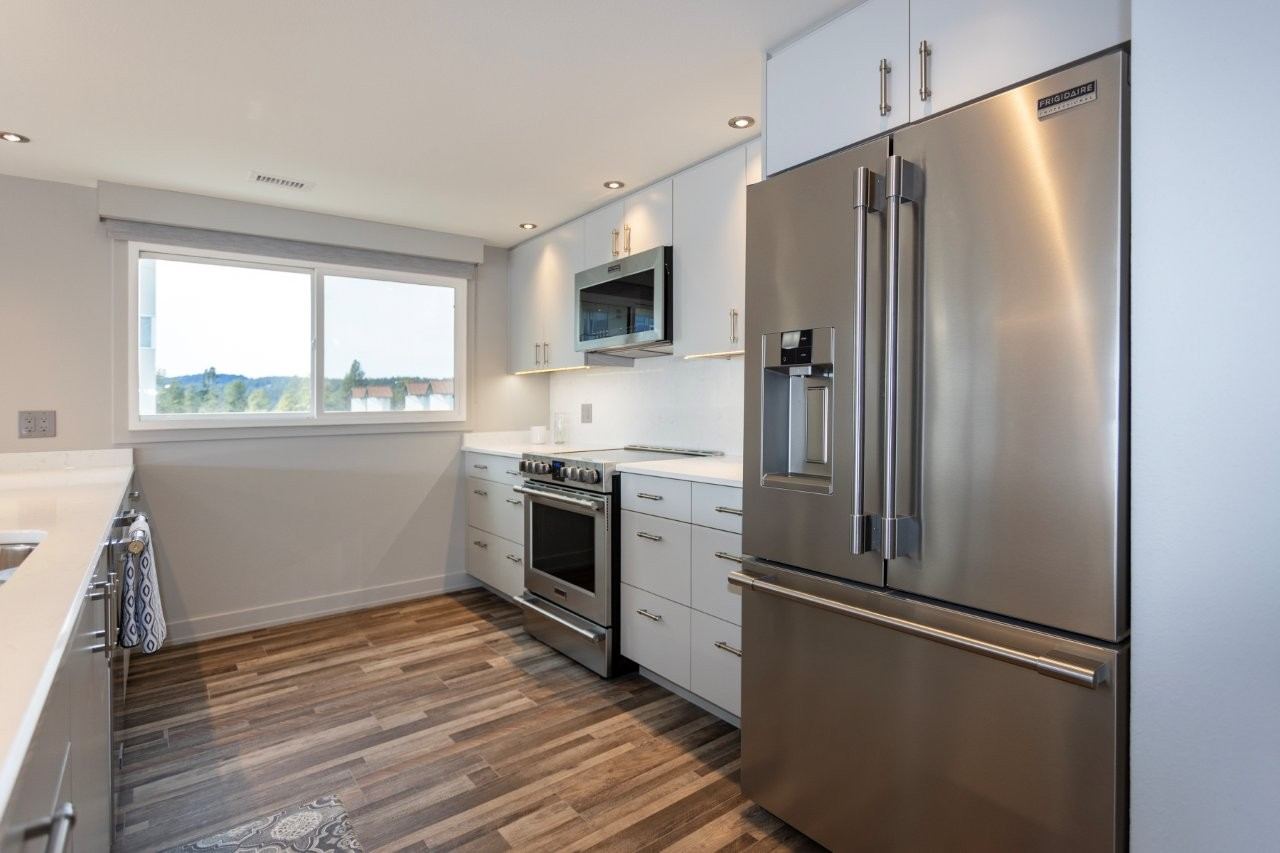 Lake Tower Apartments Image 4
