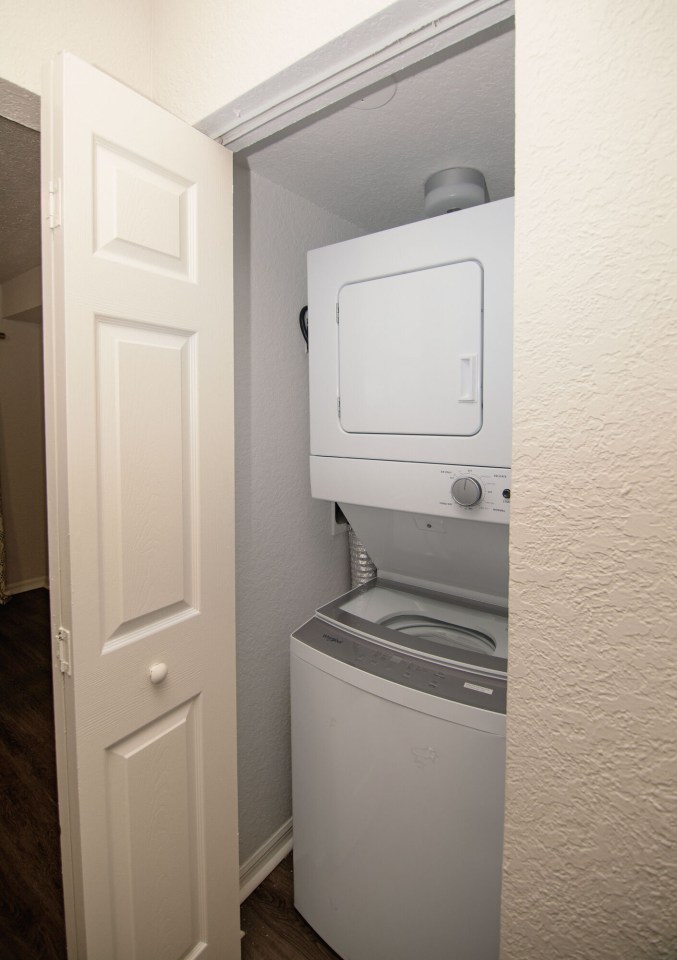 The Laurels Apartment Homes Image 15