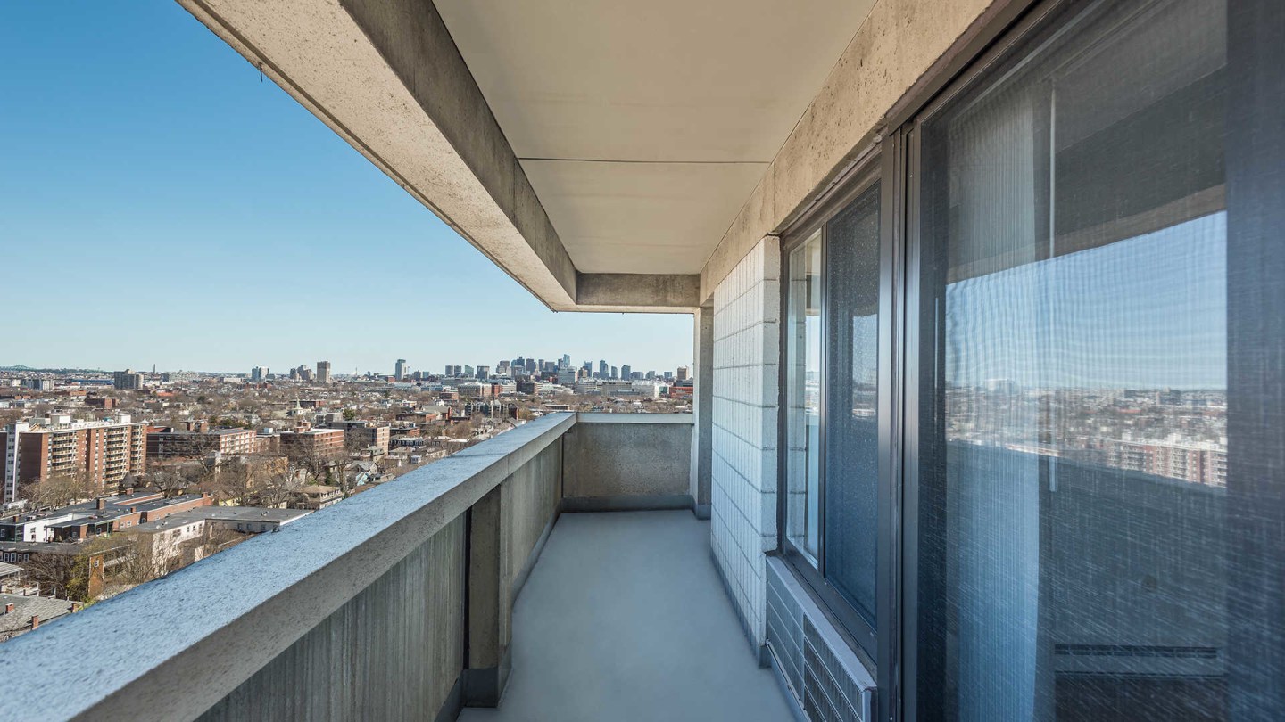 929 House Image 35