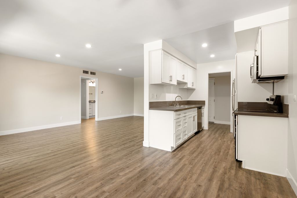Lombardi Apartments Image 30