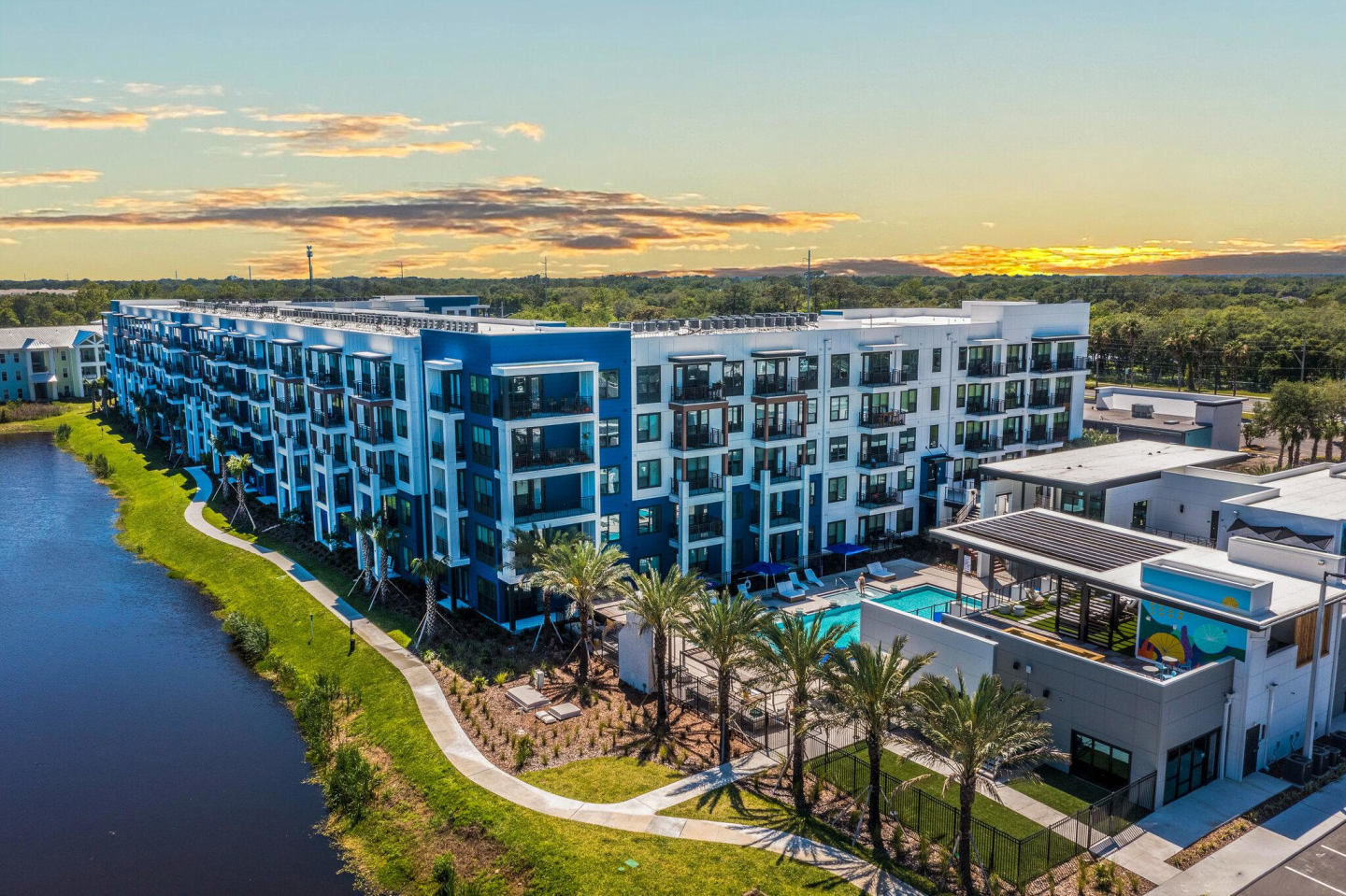 The Reef Oceanside Apartments Image 3