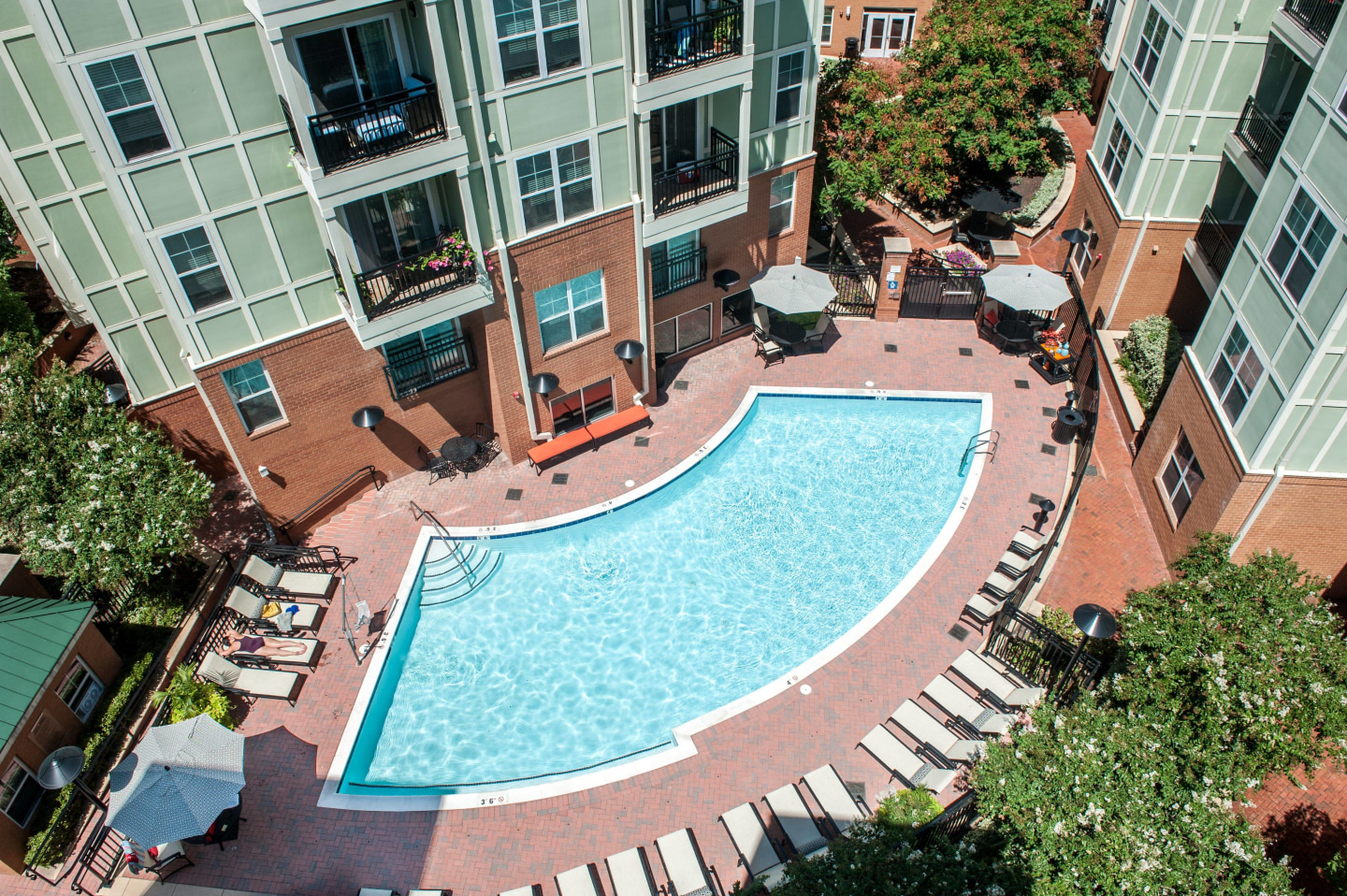 800 Carlyle Image 35