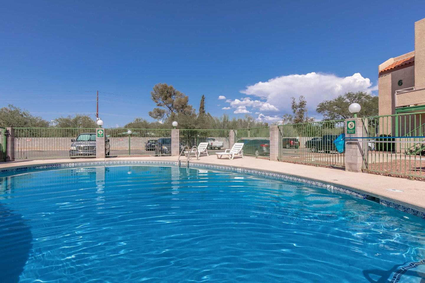Broadmoor Apartments Image 12