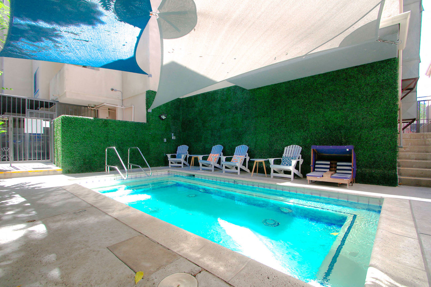 Catalina Apartments Image 26