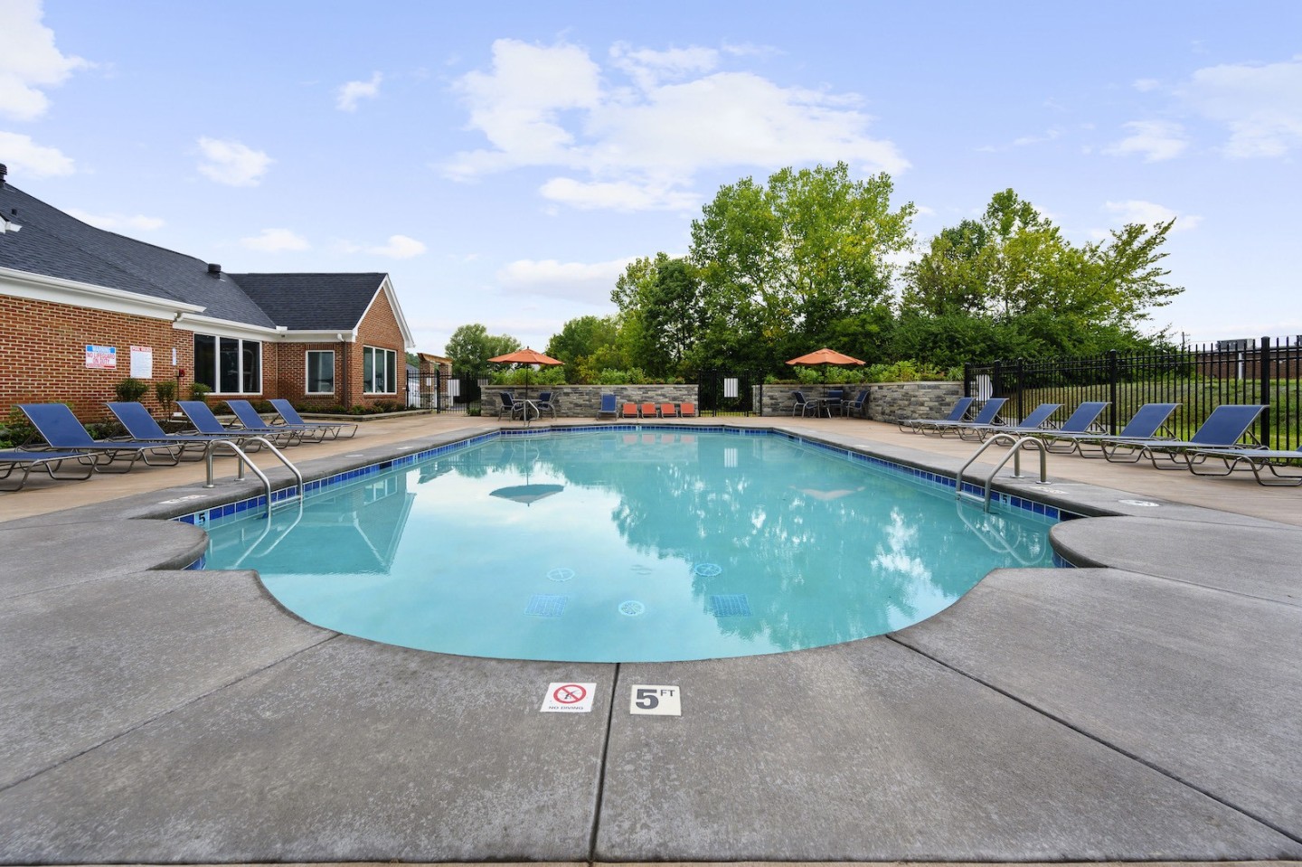 Ivy Hills Place Image 11