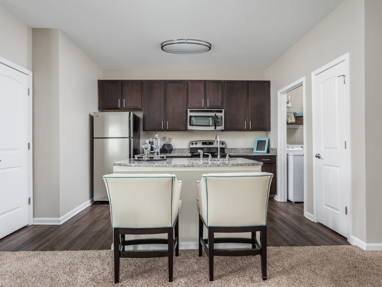 Aston Apartments Image 6