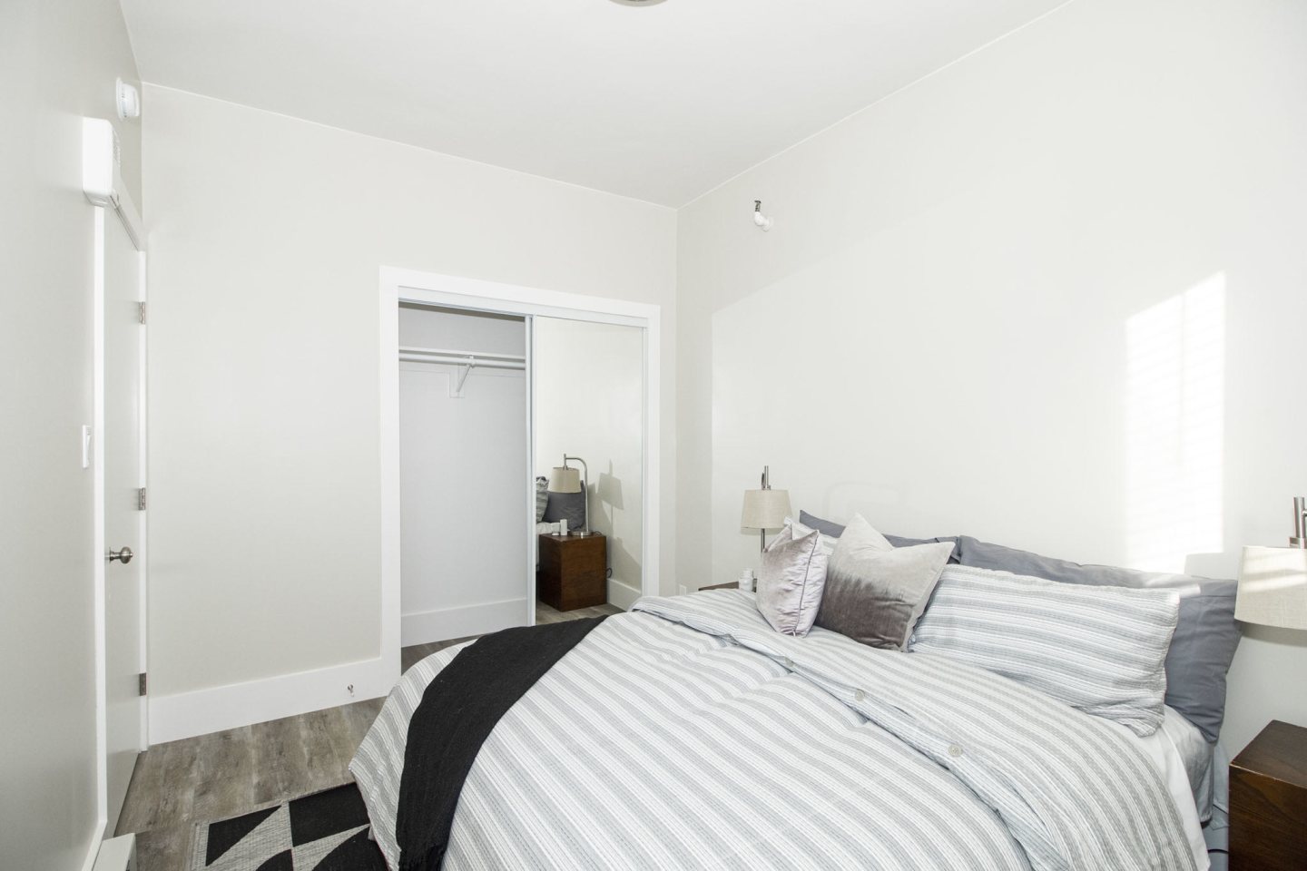 795 PINE Image 25