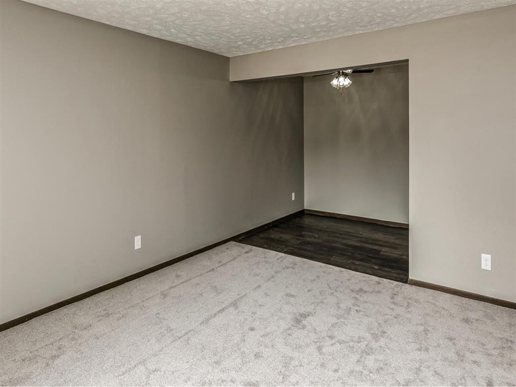 Edgewater Court Apartments Image 22