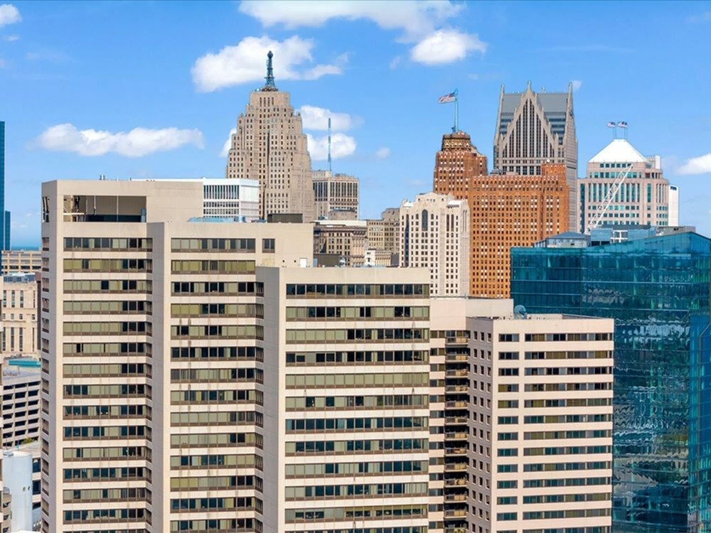 Riverfront Towers Image 7