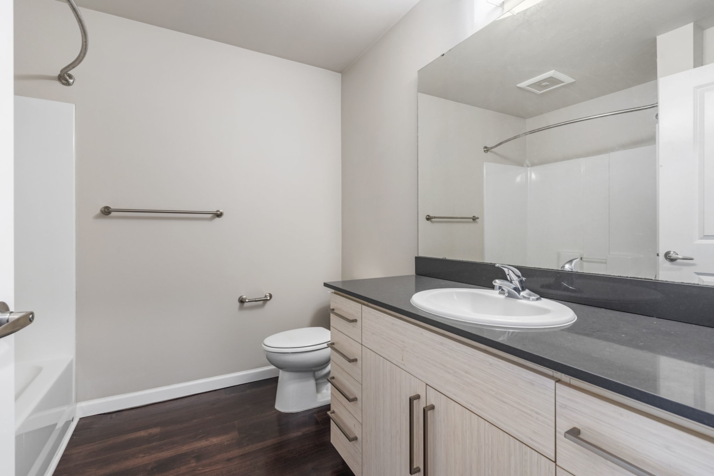 1711 Apartments Image 21