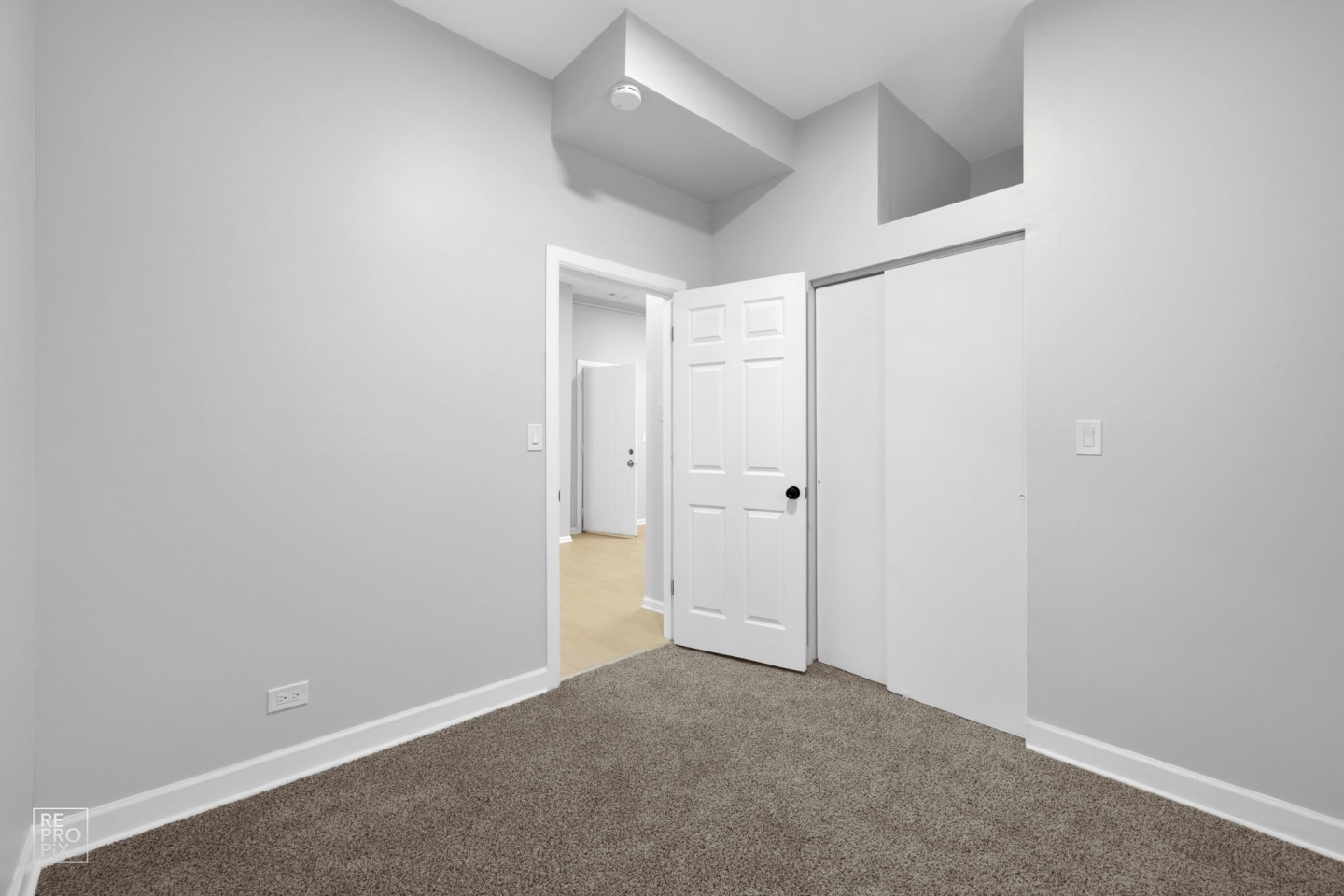 2542 S Trumbull Image 21