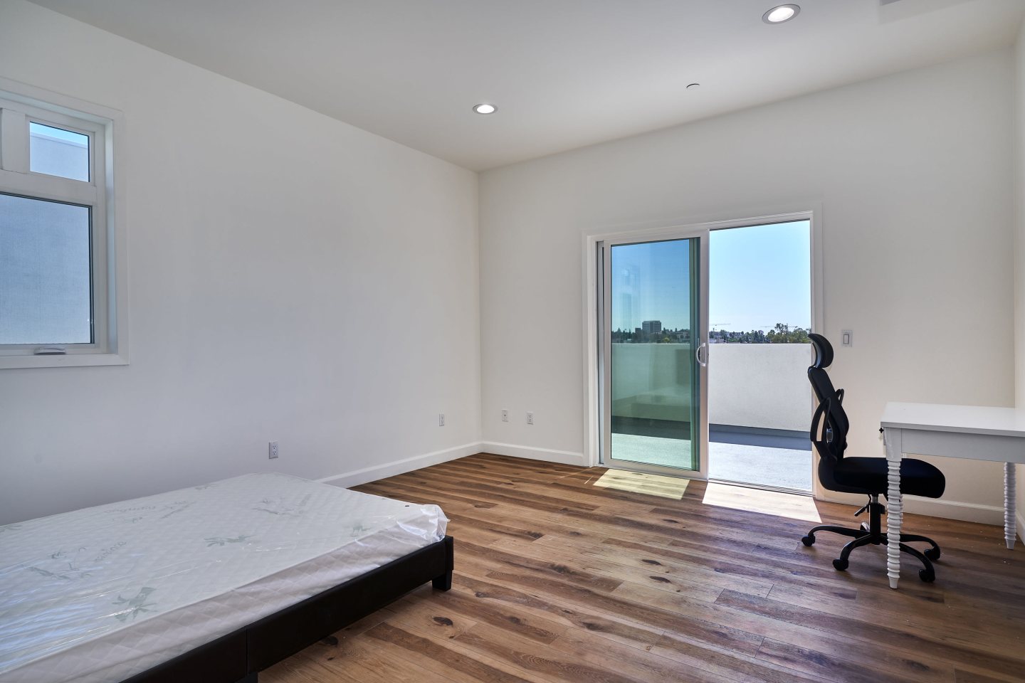 2600 S Catalina Street - Co-Living Image 7