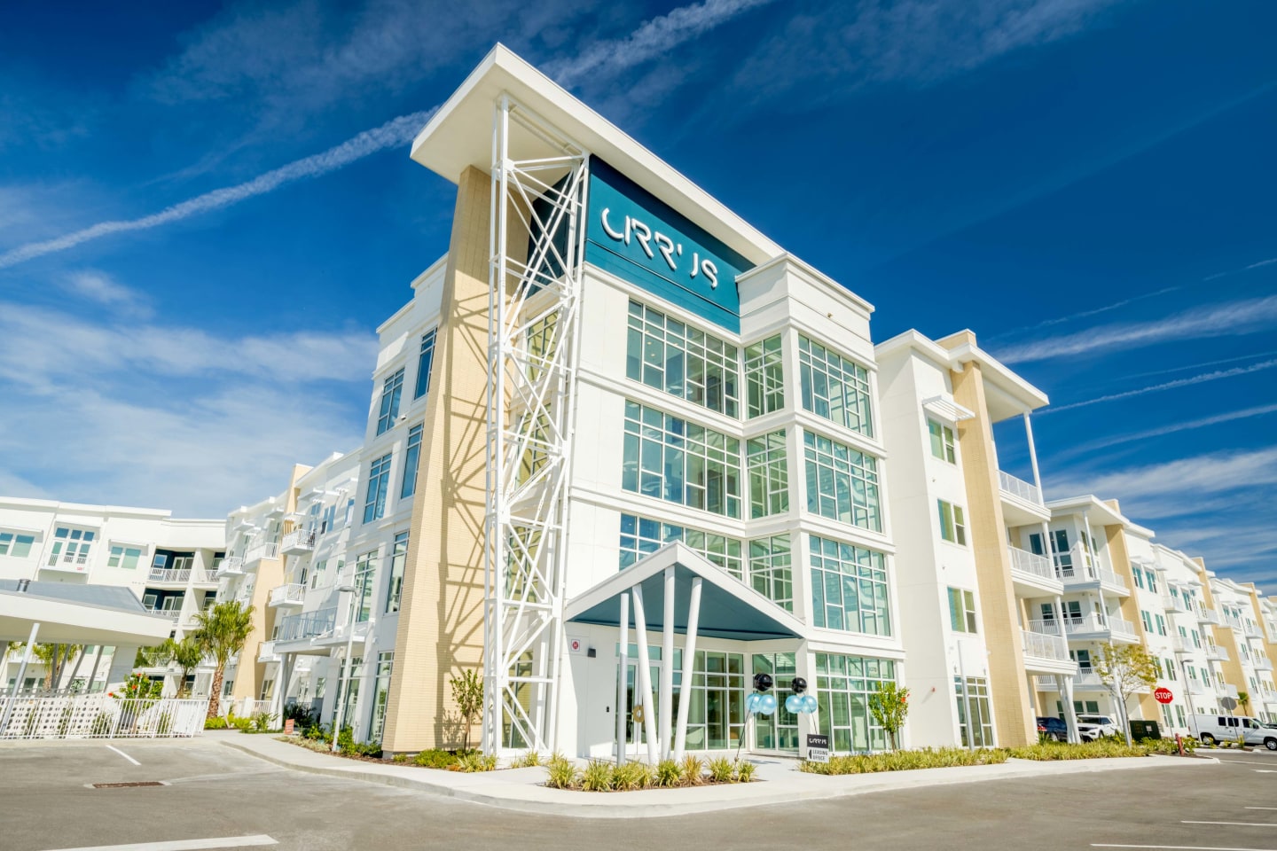 Cirrus Apartments Image 1