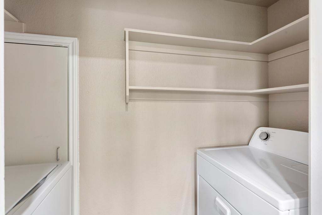 Waters Edge Apartment Homes Image 11