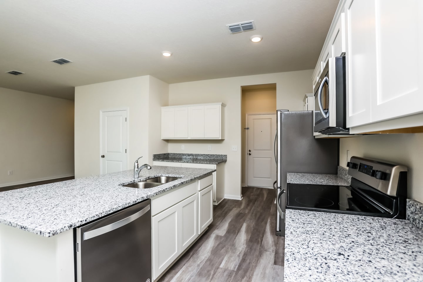 Lincoln Oaks Image 25