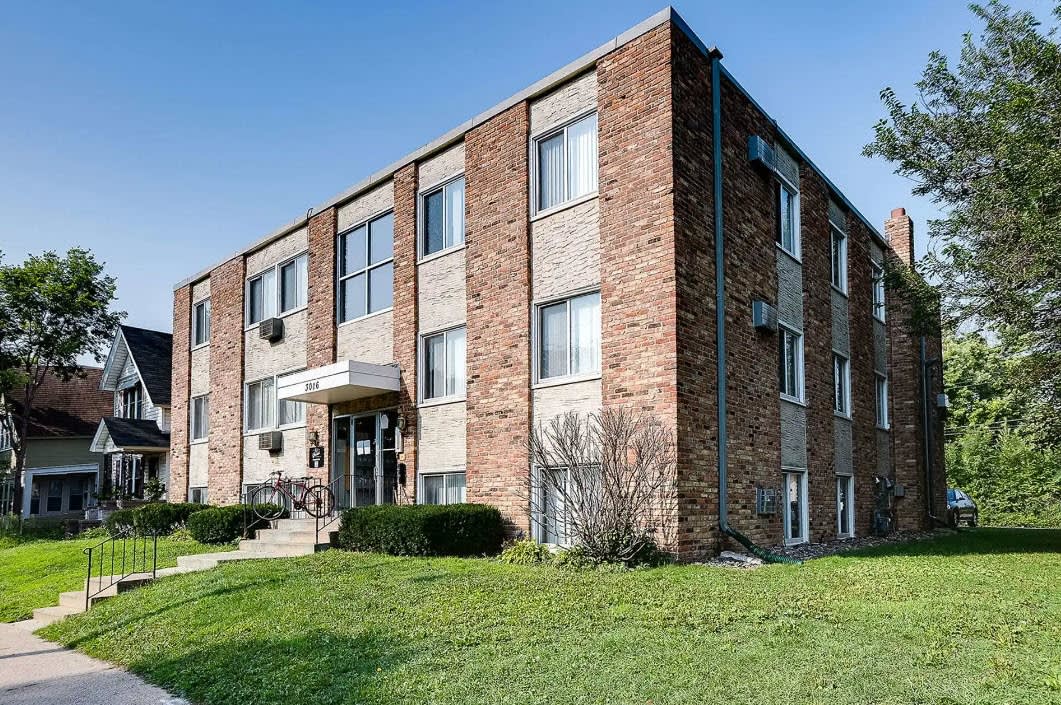 3016 Grand Avenue S Image 11