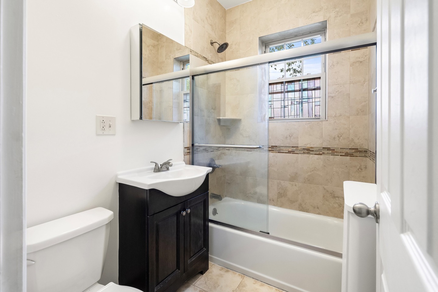 55 Monroe Place Apartments Image 7