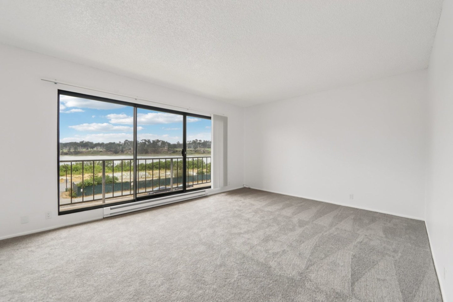 Lakewood Apartments at Lake Merced Image 13
