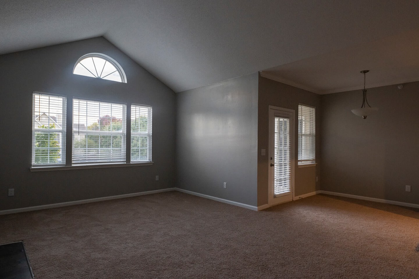 Pinnacle Pointe Apartments Image 18