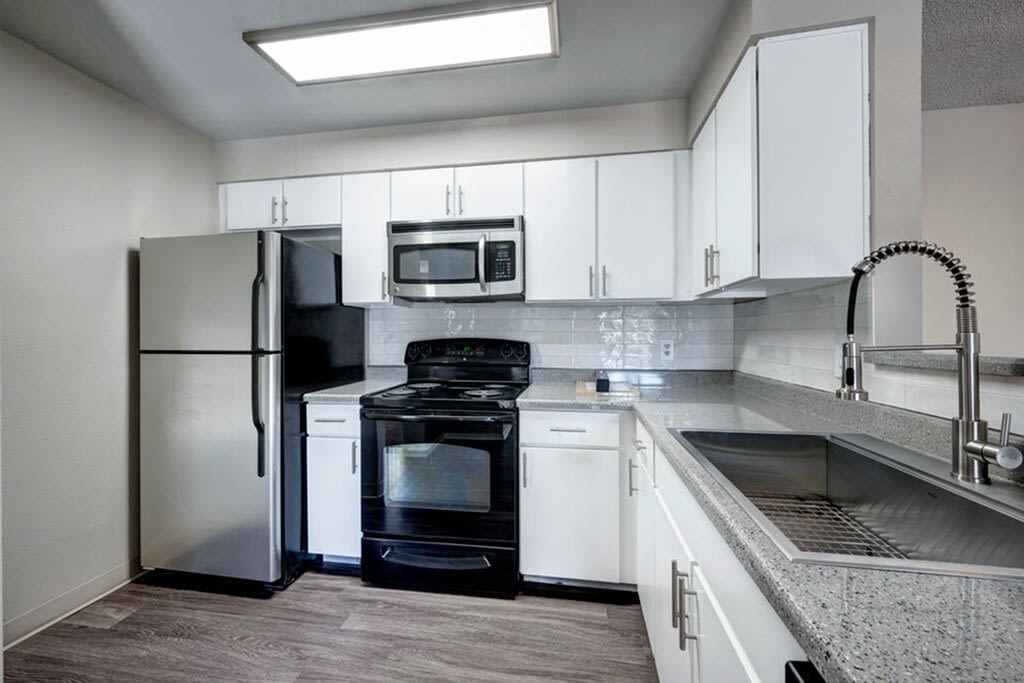 Summit Riverside Apartments Image 50