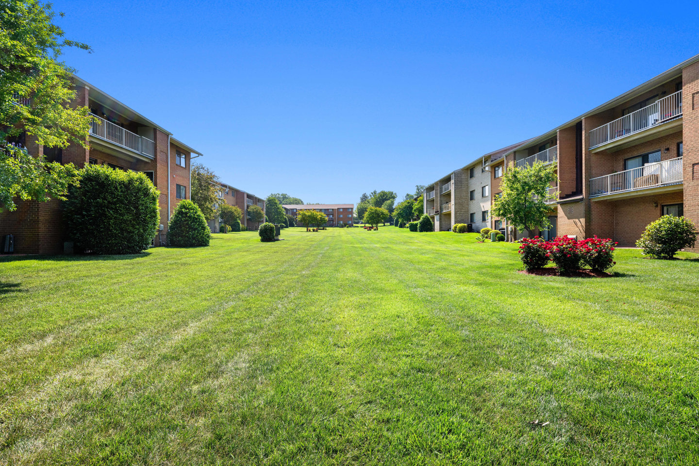 Gainsborough Court, Churchill Mews, and Copperfield Square Apartments & Townhomes Image 74