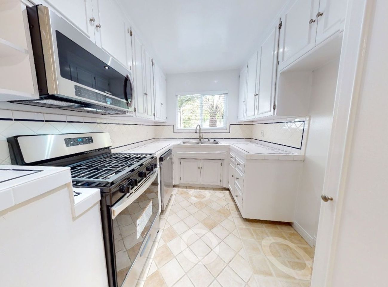 918 7th St. Image 6