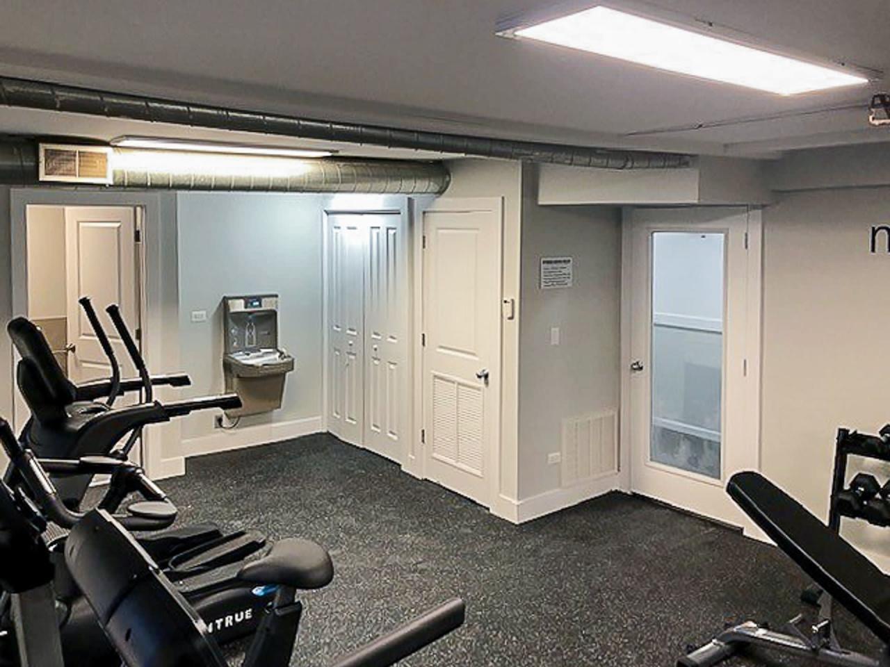 2520 W Leland Image 3