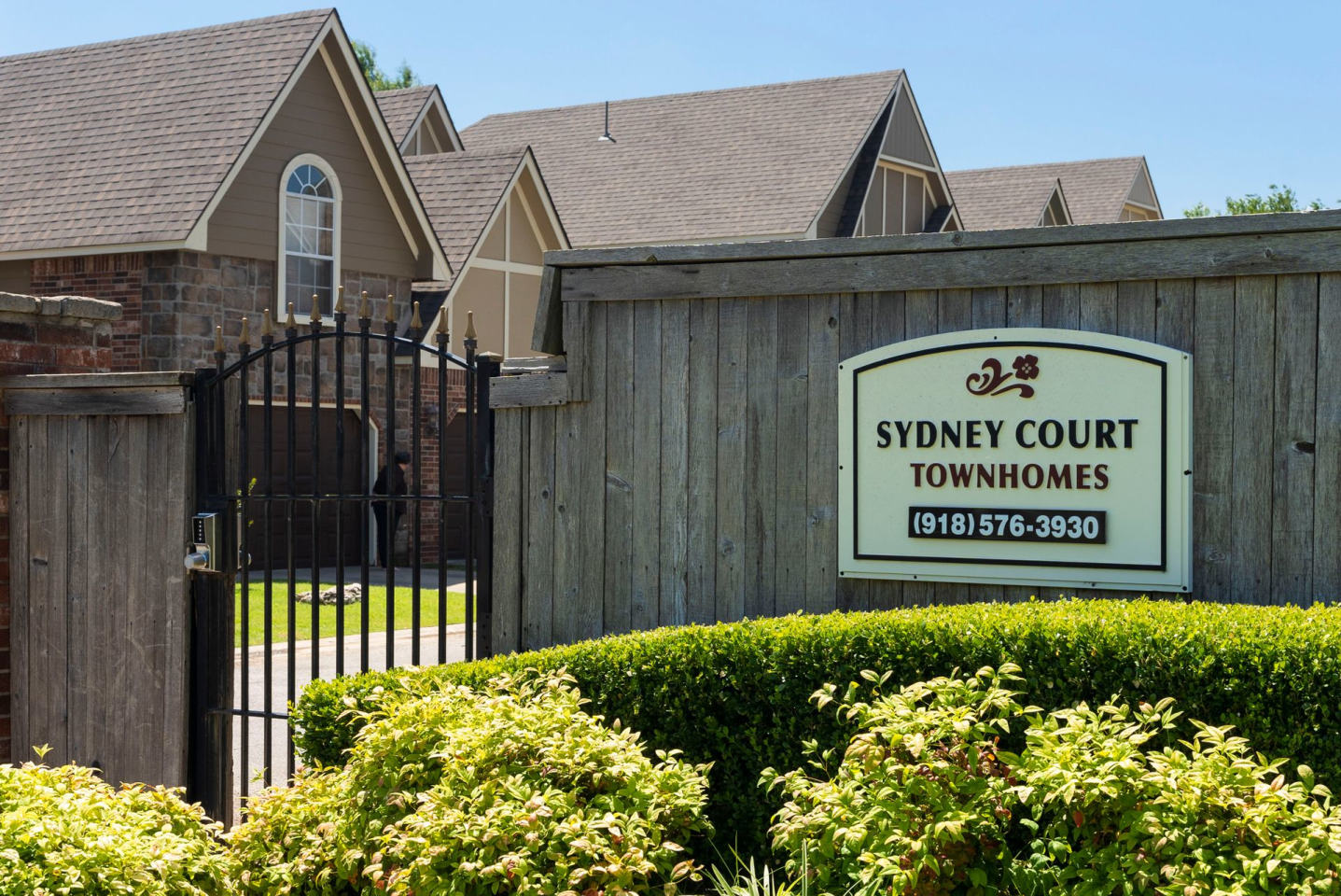 Sydney Court Townhomes Image 1