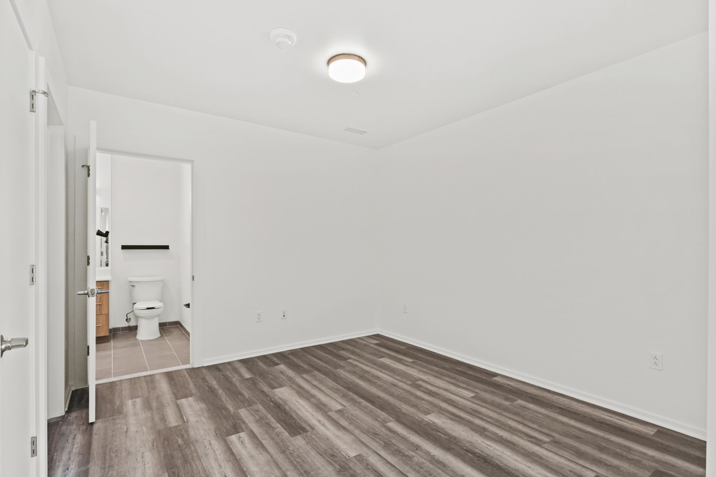 River House Apartments Image 31