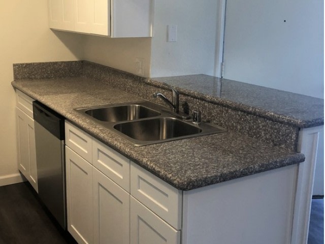Pinewood Place Apartments Image 11