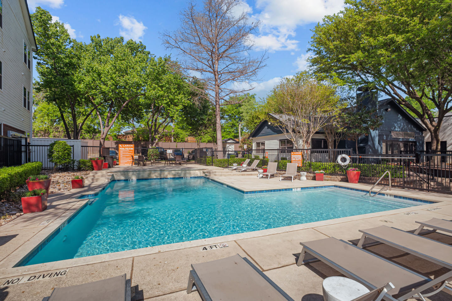 Larkin Apartment Homes Image 34