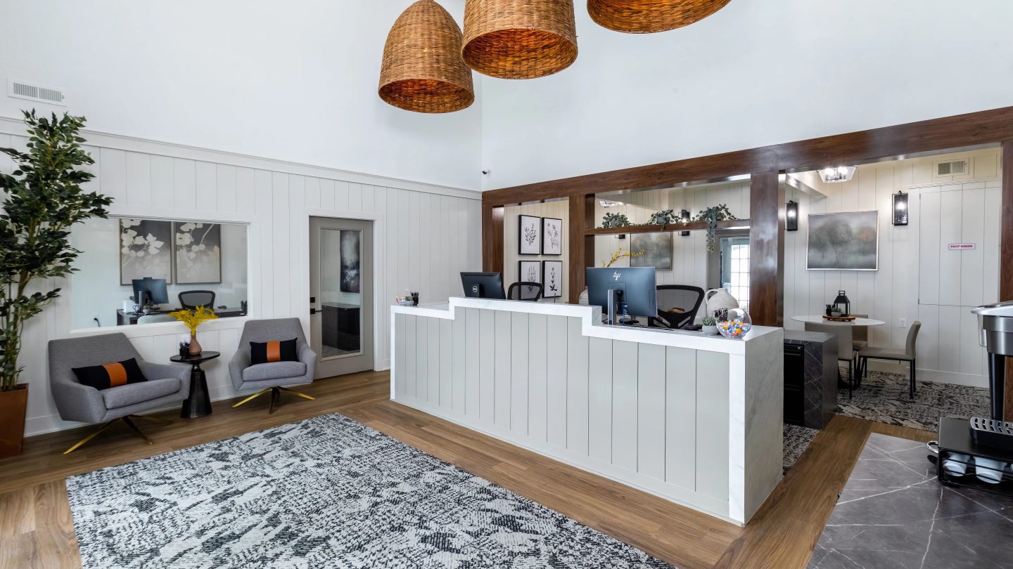 Lenox West Luxury Apartments Image 37